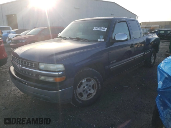 2000 Chevrolet Silverado 1500 with VIN 2GCEC19V8Y1352258, listed as a Copart auction lot 84738234 with 298,405 mi miles and Salvage Title. Bid and sale history available at carsss.com. Image 1.