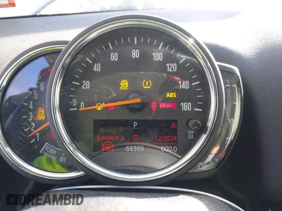 2019 MINI Countryman Cooper with VIN WMZYV5C55K3E05106, listed as a IAAI auction lot 41514627 with 69,399 mi miles. Bid and sale history available at carsss.com. Image 7.