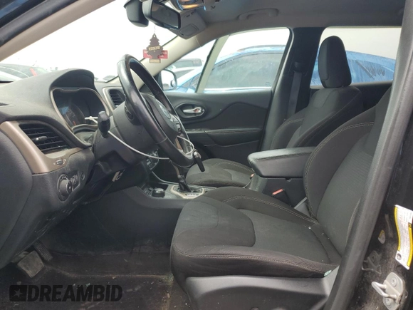 2016 Jeep Cherokee Latitude with VIN 1C4PJMCS0GW223341, listed as a Copart auction lot 58971355 with 233,488 mi miles and Clean title. Bid and sale history available at DreamBid. Image 7.