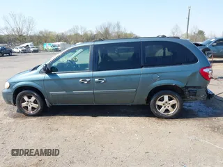 2005 Dodge Caravan SXT with VIN 2D8GP44L55R278834, listed as a IAAI auction lot 42056187 with 284,725 mi miles and . Bid and sale history available at DreamBid. Image 15.
