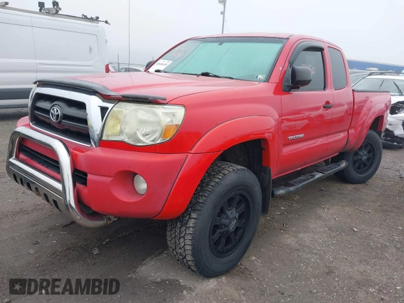 2006 Toyota Tacoma with VIN 5TEUU42N66Z241527, listed as a IAAI auction lot 40448450 with 161,424 mi miles. Bid and sale history available at carsss.com. Image 2.