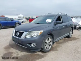 2014 Nissan Pathfinder SL with VIN 5N1AR2MN5EC634403, listed as a IAAI auction lot 41501947 with 236,352 mi miles. Bid and sale history available at carsss.com. Image 2.