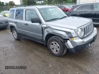 2017 Jeep Patriot Sport z VIN 1C4NJPBA6HD207420, wystawiony jako IAAI lot #42279430 z przebiegiem 142 129 mil mil oraz . Historia ofert i sprzedaży dostępna na DreamBid. Obrazek 1.