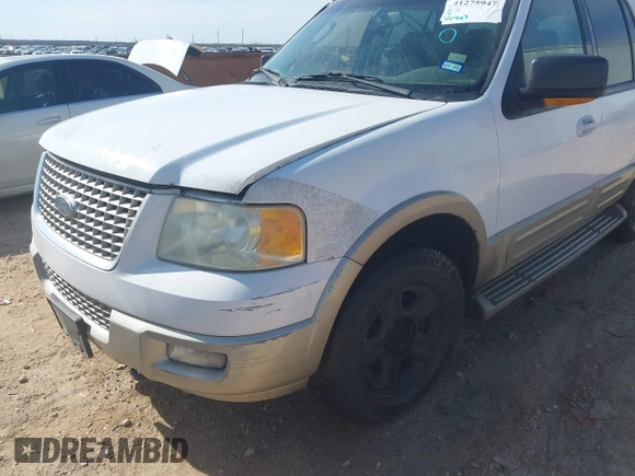 2005 Ford Expedition Eddie Bauer with VIN 1FMFU18585LA97745, listed as a IAAI auction lot 41275947 with 300,487 mi miles. Bid and sale history available at carsss.com. Image 6.