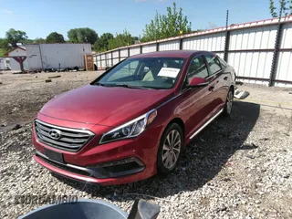 2016 Hyundai Sonata Sport z VIN 5NPE34AF8GH309672, wystawiony jako IAAI lot #42150848 z przebiegiem 100 893 mil mil oraz . Historia ofert i sprzedaży dostępna na DreamBid. Obrazek 2.