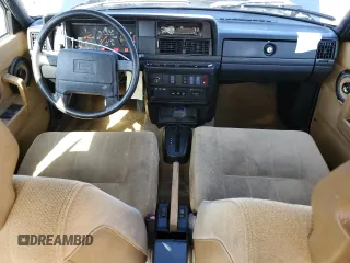 1993 Volvo 240 с VIN YV1AS8317P1486371, выставлен на аукционе Copart как лот 51696735 с пробегом 118 630 миль миль и Списание • Salvage title. История ставок и продаж доступна на DreamBid. Изображение 8.