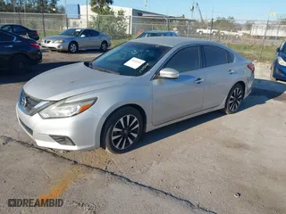 2018 Nissan Altima 2.5 SL with VIN 1N4AL3AP5JC171504, listed as a IAAI auction lot 41631839 with 70,638 mi miles. Bid and sale history available at carsss.com. Image 17.