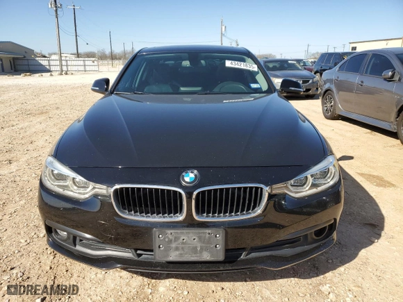 2018 BMW 3 Series 320i xDrive with VIN WBA8A3C5XJA492182, listed as a Copart auction lot 43421835 with 86,699 mi miles and Salvage Title. Bid and sale history available at carsss.com. Image 5.