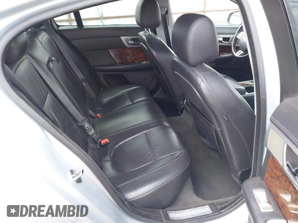 2009 Jaguar XF Premium Luxury with VIN SAJWA06B69HR24099, listed as a IAAI auction lot 42151149 with 107,917 mi miles and . Bid and sale history available at DreamBid. Image 8.