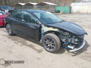 2022 Tesla Model 3 Long Range z VIN 5YJ3E1EB6NF109067, wystawiony jako IAAI lot #41948791 z przebiegiem 28 603 mil mil oraz . Historia ofert i sprzedaży dostępna na DreamBid. Obrazek 1.