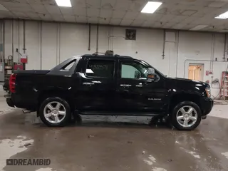 2008 Chevrolet Avalanche LTZ with VIN 3GNFK12378G241599, listed as a IAAI auction lot 41812571 with 137,502 mi miles. Bid and sale history available at carsss.com. Image 13.