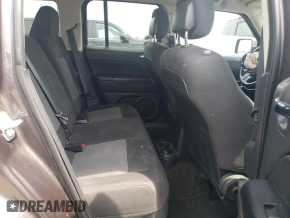 2015 Jeep Patriot Latitude with VIN 1C4NJPFB0FD264888, listed as a Copart auction lot 60201145 with 110,839 mi miles and Clean title. Bid and sale history available at DreamBid. Image 10.