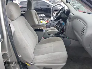 2005 Chevrolet TrailBlazer LT with VIN 1GNDT13S552190909, listed as a IAAI auction lot 42081094 with 117,897 mi miles and . Bid and sale history available at DreamBid. Image 5.