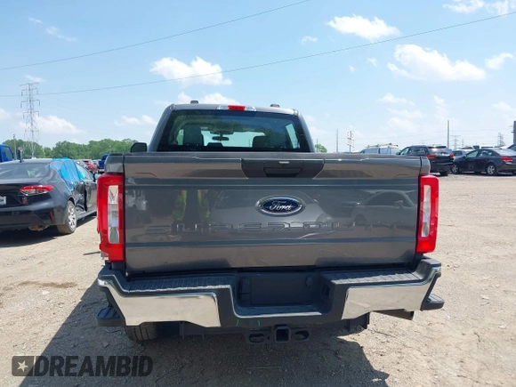 2023 Ford F-250 XL z VIN 1FT7W2AA9PEE21227, wystawiony jako IAAI lot #42277343 z przebiegiem 14 957 mil mil oraz . Historia ofert i sprzedaży dostępna na DreamBid. Obrazek 16.