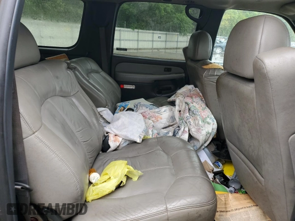 2002 Chevrolet Suburban LS with VIN 3GNEC16Z62G252379, listed as a Copart auction lot 73461294 with 321,647 mi miles and Salvage Title. Bid and sale history available at carsss.com. Image 11.