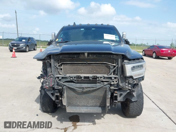 2020 Ram 2500 Laramie with VIN 3C6UR5FL7LG192773, listed as a IAAI auction lot 42067084 with 258,018 mi miles and . Bid and sale history available at DreamBid. Image 12.