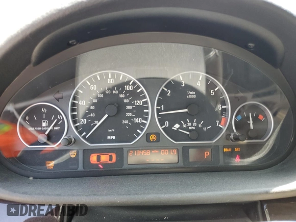 2004 BMW 3 Series 330xi with VIN WBAEW53434PN32840, listed as a Copart auction lot 57252165 with 213,458 mi miles and Clean title. Bid and sale history available at DreamBid. Image 9.