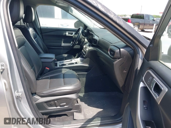 2021 Ford Explorer XLT with VIN 1FMSK7DH1MGC16346, listed as a IAAI auction lot 42029757 with 50,314 mi miles. Bid and sale history available at carsss.com. Image 5.