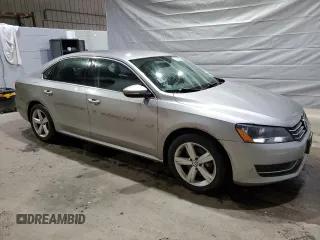 2012 Volkswagen Passat SE z VIN 1VWBP7A36CC081303, wystawiony jako Copart lot #52147655 z przebiegiem 106 446 mil mil oraz Czysty tytuł • Clean title. Historia ofert i sprzedaży dostępna na DreamBid. Obrazek 4.