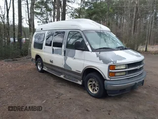 2002 Chevrolet Chevy Van z VIN 1GBFG15MX21125029, wystawiony jako IAAI lot #41740176 z przebiegiem Nie podano mil oraz . Historia ofert i sprzedaży dostępna na DreamBid. Obrazek 1.