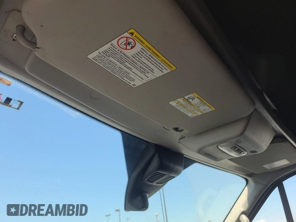 2020 Ford Transit Cargo z VIN 1FTBR1XG3LKB79165, wystawiony jako IAAI lot #42763042 z przebiegiem 140 992 mil mil oraz . Historia ofert i sprzedaży dostępna na DreamBid. Obrazek 48.