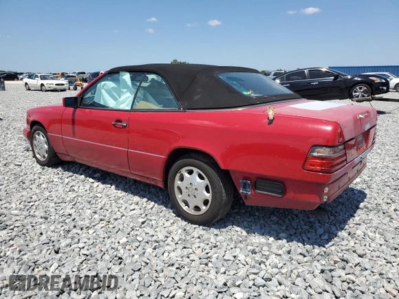 1995 Mercedes-Benz E 320 with VIN WDBEA66E3SC260806, listed as a Copart auction lot 55919665 with 114,083 mi miles and Salvage Title. Bid and sale history available at DreamBid. Image 2.
