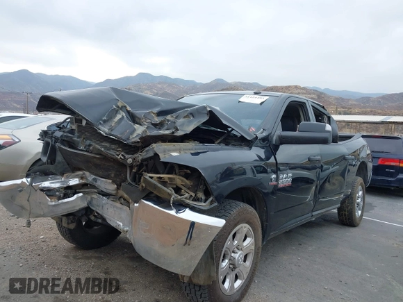 2018 Ram 2500 Tradesman z VIN 3C6UR5CL0JG369584, wystawiony jako IAAI lot #41424493 z przebiegiem Nie podano mil oraz . Historia ofert i sprzedaży dostępna na DreamBid. Obrazek 2.