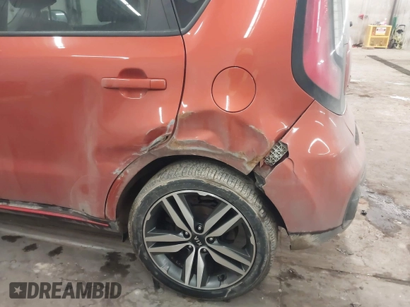 2018 Kia Soul ! with VIN KNDJX3AA4J7587286, listed as a IAAI auction lot 41657795 with 104,533 mi miles. Bid and sale history available at carsss.com. Image 6.