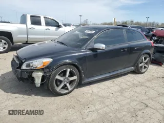2013 Volvo C30 T5 z VIN YV1672MK3D2306630, wystawiony jako Copart lot #52648305 z przebiegiem 136 922 mil mil oraz Szkody całkowita. Historia ofert i sprzedaży dostępna na DreamBid. Obrazek 1.