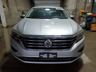 2020 Volkswagen Passat 2.0T SEL with VIN 1VWCA7A34LC015855, listed as a Copart auction lot 44553995 with 32,612 mi miles and Salvage Title. Bid and sale history available at carsss.com. Image 5.