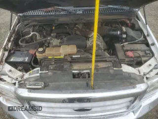 2002 Ford F-250 XL z VIN 1FTNX21F72EA92441, wystawiony jako Copart lot #46567825 z przebiegiem 132 588 mil mil oraz Szkoda całkowita • Salvage title. Historia ofert i sprzedaży dostępna na DreamBid. Obrazek 12.