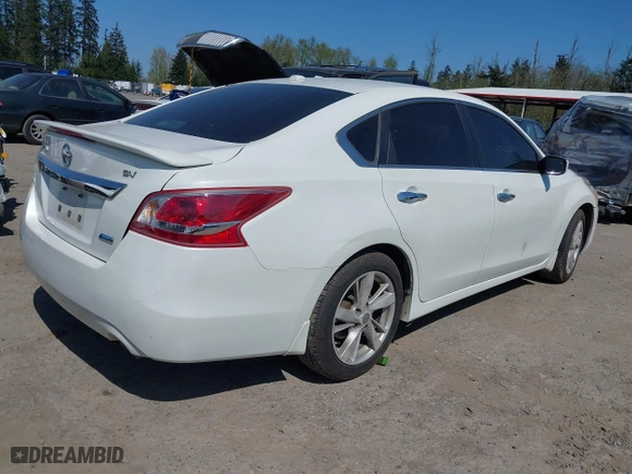 2013 Nissan Altima 2.5 S with VIN 1N4AL3AP3DN471597, listed as a IAAI auction lot 42028075 with 222,461 mi miles. Bid and sale history available at carsss.com. Image 4.