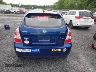 2008 Hyundai Accent GS z VIN KMHCM36C78U092518, wystawiony jako IAAI lot #42403233 z przebiegiem 92 668 mil mil oraz . Historia ofert i sprzedaży dostępna na DreamBid. Obrazek 16.