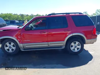 2005 Ford Explorer Eddie Bauer z VIN 1FMDU74W85UB49412, wystawiony jako IAAI lot #42041844 z przebiegiem Nie podano mil oraz . Historia ofert i sprzedaży dostępna na DreamBid. Obrazek 14.