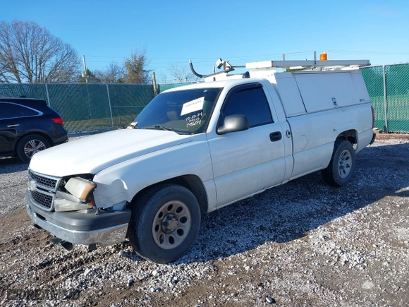 2007 Chevrolet Silverado 1500 Classic Work Truck with VIN 1GCEC14X67Z148654, listed as a IAAI auction lot 40891694 with 227,576 mi miles. Bid and sale history available at carsss.com. Image 17.
