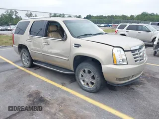2007 Cadillac Escalade with VIN 1GYFK63867R162689, listed as a IAAI auction lot 42446724 with 218,131 mi miles and . Bid and sale history available at DreamBid. Image 1.