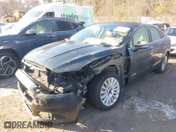 2015 Ford Fusion SE Hybrid with VIN 3FA6P0LUXFR165766, listed as a IAAI auction lot 41409353 with 32,388 mi miles. Bid and sale history available at carsss.com. Image 2.
