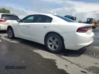 2015 Dodge Charger SXT z VIN 2C3CDXHG5FH824077, wystawiony jako Copart lot #57348715 z przebiegiem 181 421 mil mil oraz Czysty tytuł • Clean title. Historia ofert i sprzedaży dostępna na DreamBid. Obrazek 2.