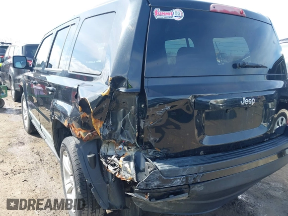 2011 Jeep Patriot Latitude z VIN 1J4NT1GB1BD171145, wystawiony jako IAAI lot #41867762 z przebiegiem 155 296 mil mil oraz . Historia ofert i sprzedaży dostępna na DreamBid. Obrazek 6.