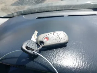 2005 Acura MDX Touring z VIN 2HNYD18885H530026, wystawiony jako IAAI lot #42414576 z przebiegiem 199 421 mil mil oraz . Historia ofert i sprzedaży dostępna na DreamBid. Obrazek 11.