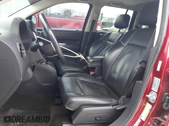 2016 Jeep Compass Latitude z VIN 1C4NJCEAXGD804721, wystawiony jako Copart lot #45760085 z przebiegiem 105 985 mil mil oraz Szkoda całkowita • Salvage title. Historia ofert i sprzedaży dostępna na DreamBid. Obrazek 7.