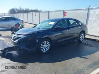 2015 Nissan Altima 2.5 S with VIN 1N4AL3AP0FC465917, listed as a IAAI auction lot 41650721 with 105,357 mi miles. Bid and sale history available at carsss.com. Image 18.