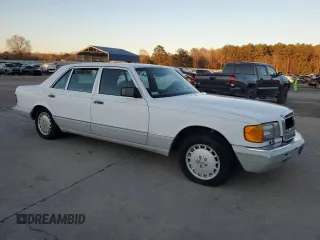 1989 Mercedes-Benz 560 with VIN WDBCA39E7KA453389, listed as a Copart auction lot 45884155 with 231,828 mi miles and Clean Title. Bid and sale history available at DreamBid. Image 4.