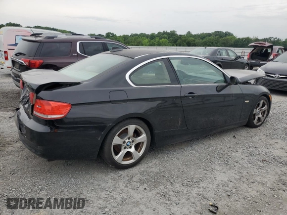 2007 BMW 3 Series 328i z VIN WBAWB33587PV70159, wystawiony jako Copart lot #57220185 z przebiegiem Nie podano mil oraz Szkoda całkowita • Salvage title. Historia ofert i sprzedaży dostępna na DreamBid. Obrazek 3.