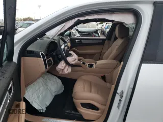 2022 Porsche Cayenne z VIN WP1AA2AY4NDA06206, wystawiony jako Copart lot #70961832 z przebiegiem Nie podano mil oraz . Historia ofert i sprzedaży dostępna na DreamBid. Obrazek 7.