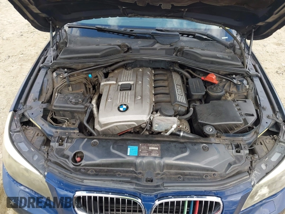 2007 BMW 5 Series 530i with VIN WBANE73577CM49320, listed as a IAAI auction lot 41531892 with 132,117 mi miles. Bid and sale history available at carsss.com. Image 10.