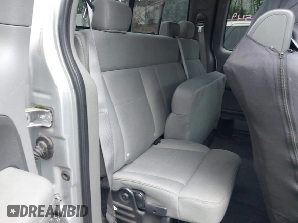 2008 Ford F-150 STX z VIN 1FTRX14W58FC03112, wystawiony jako IAAI lot #42539072 z przebiegiem 124 549 mil mil oraz . Historia ofert i sprzedaży dostępna na DreamBid. Obrazek 8.