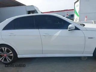 2014 Mercedes-Benz E 350 Sport z VIN WDDHF5KB7EA877606, wystawiony jako IAAI lot #41600100 z przebiegiem 99 682 mil mil oraz . Historia ofert i sprzedaży dostępna na DreamBid. Obrazek 14.