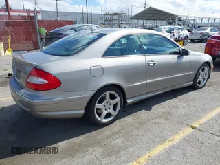 2009 Mercedes-Benz CLK 350 z VIN WDBTJ56H39F269431, wystawiony jako IAAI lot #42250728 z przebiegiem 127 914 mil mil oraz . Historia ofert i sprzedaży dostępna na DreamBid. Obrazek 4.