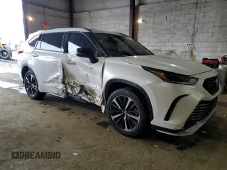 2021 Toyota Highlander XSE with VIN 5TDJZRBH8MS139426, listed as a Copart auction lot 52089635 with 56,251 mi miles and Salvage title. Bid and sale history available at DreamBid. Image 4.